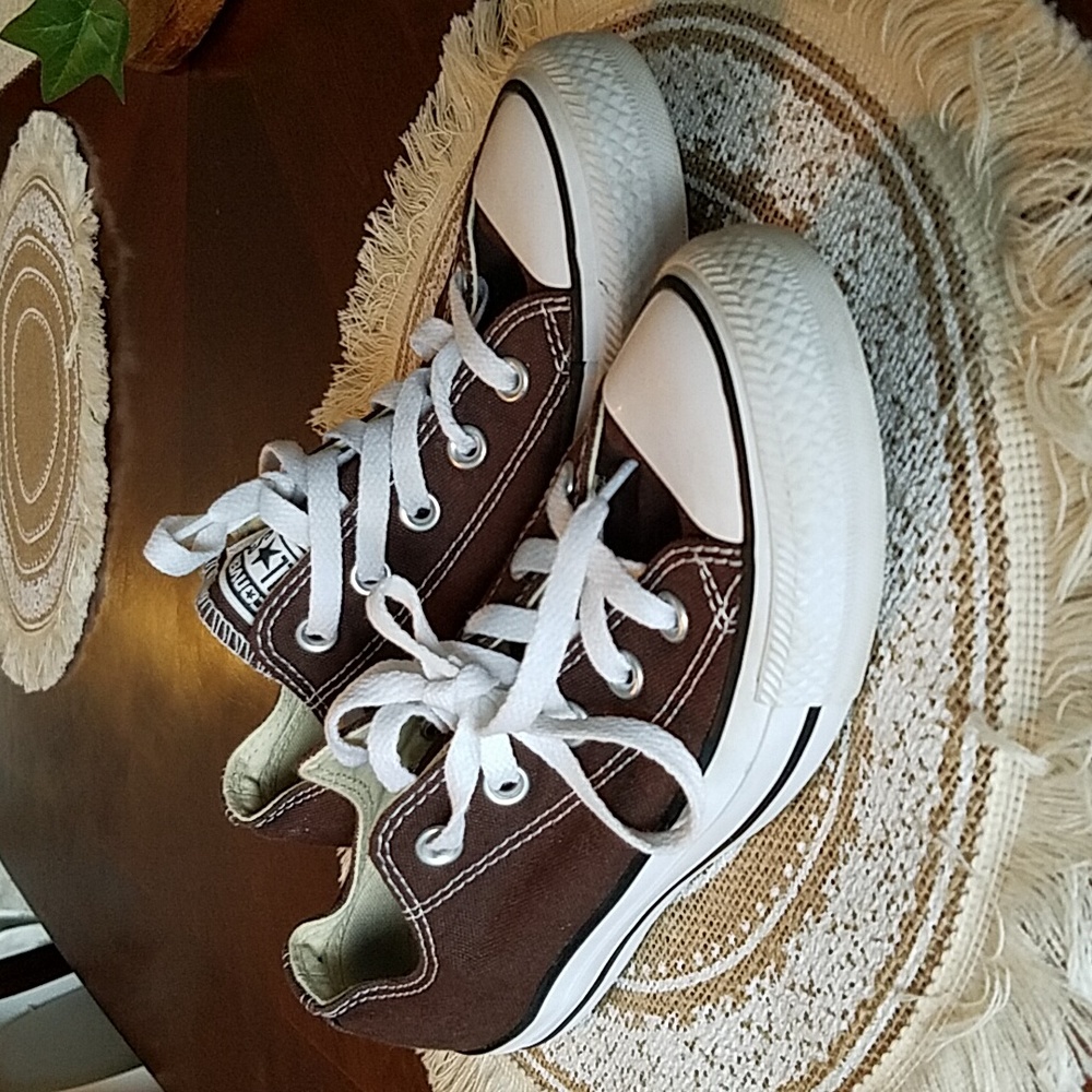 Converse Brown Low Tops
